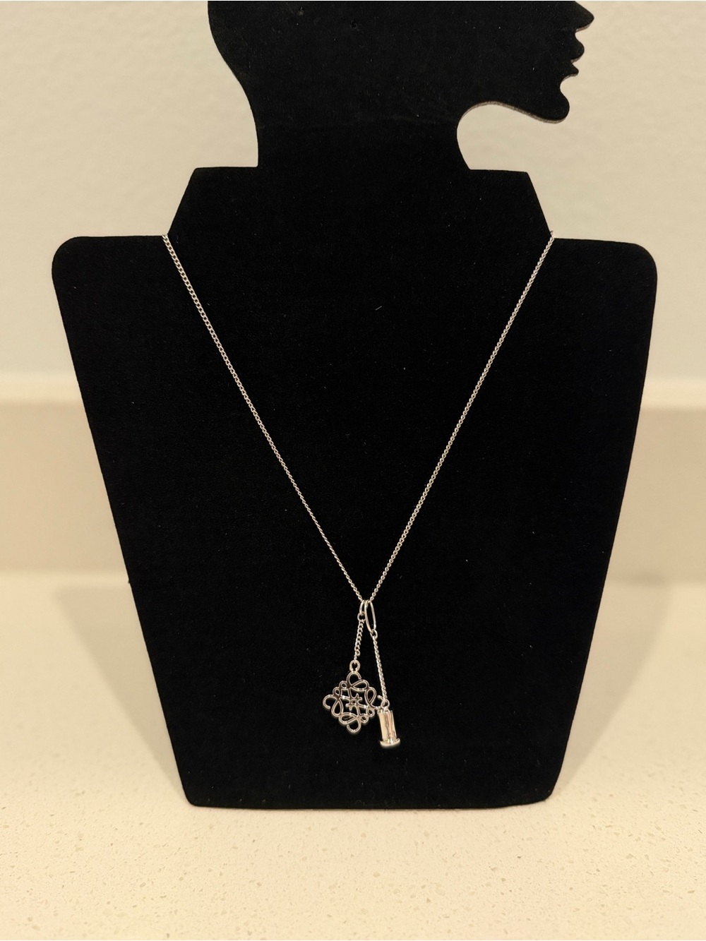 Loewee Delicate Silver Lariat Necklace with Filigree Charm - Silver
